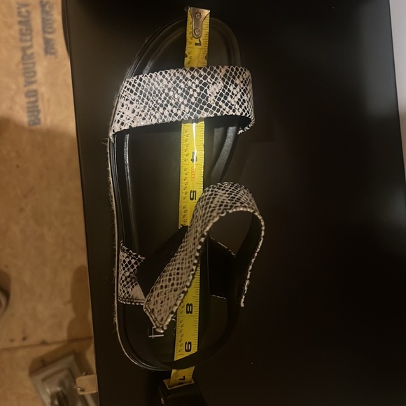 CLEARING MY CLOSET….Franco Sarto Sandals - Picture 7 of 7